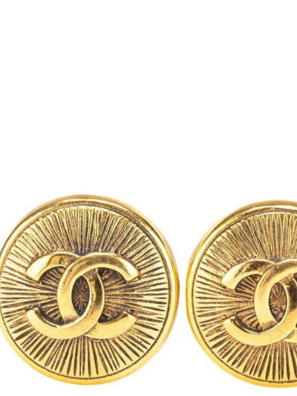 CHANEL Authentic Gold CC Round Logo Earrings. Excellent condition!